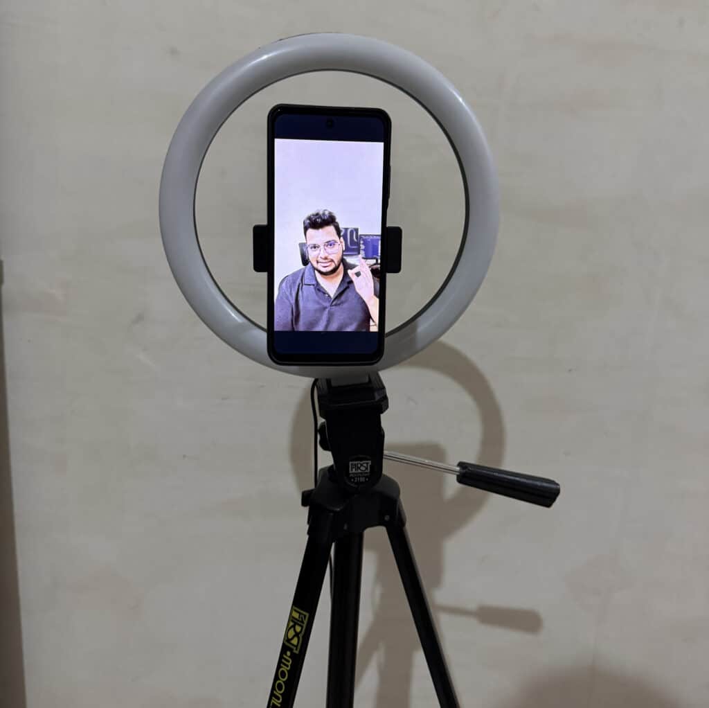 Android Phone with a Tripod to shoot Videos