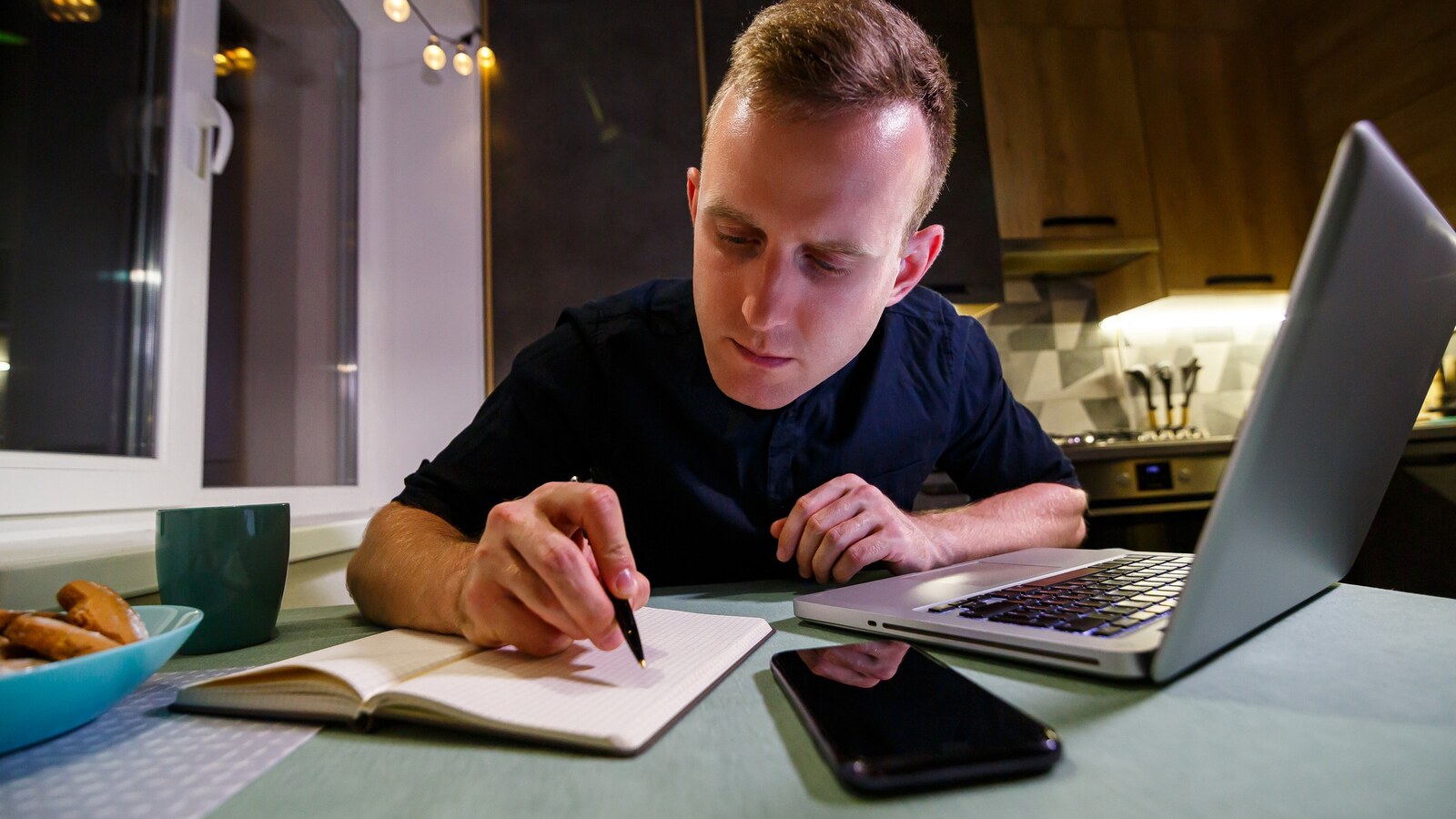 Young professional planning online digital marketing training and projects